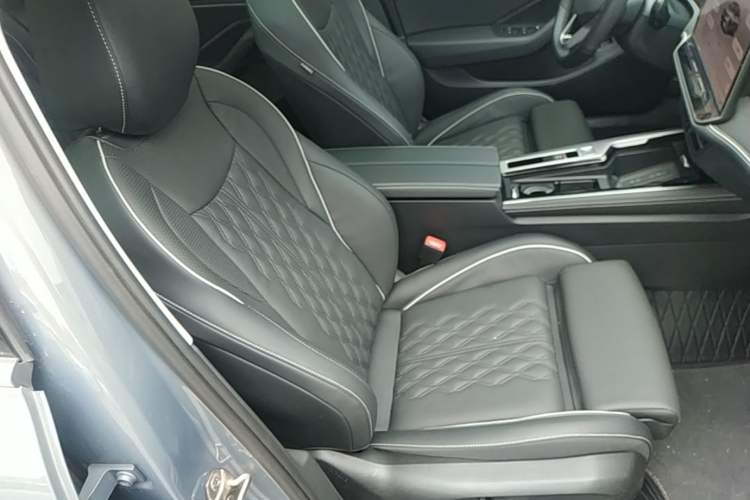 Used Volkswagen Magotan 2024 380TSI DSG Prestige Edition DaMai Package Right Front Seat