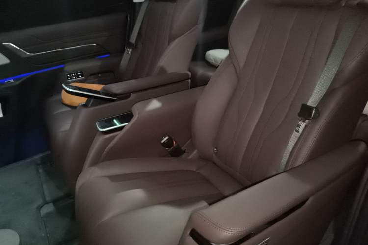 Used Buick Century 2023 2.0T Seven-Seater Yinshi Edition