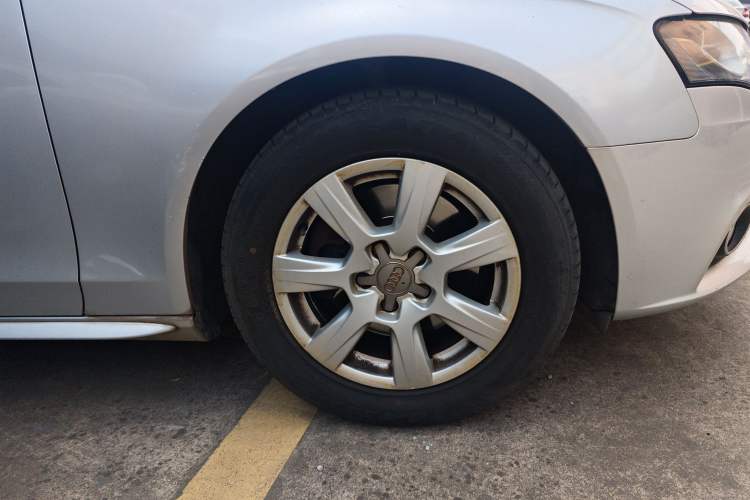 Used Audi A4L 2012 2.0 TFSI automatic standard version