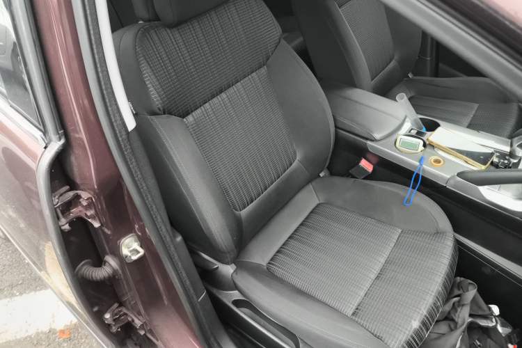 Used Peugeot 3008 2016 2.0L Automatic Classic Edition
