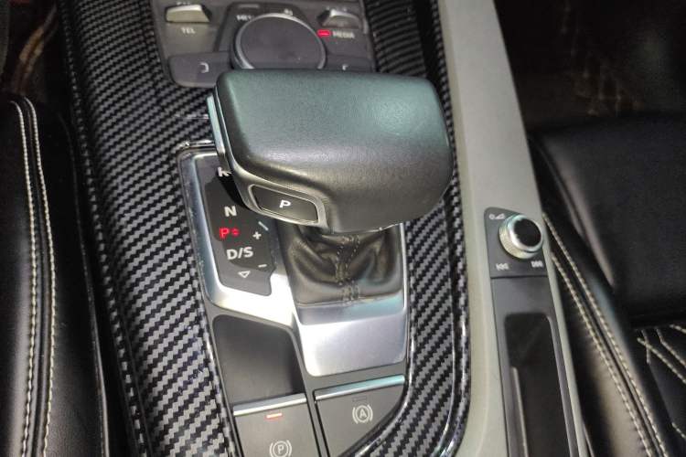 Used Audi A4L 2017 Plus 40 TFSI Ambition Model
