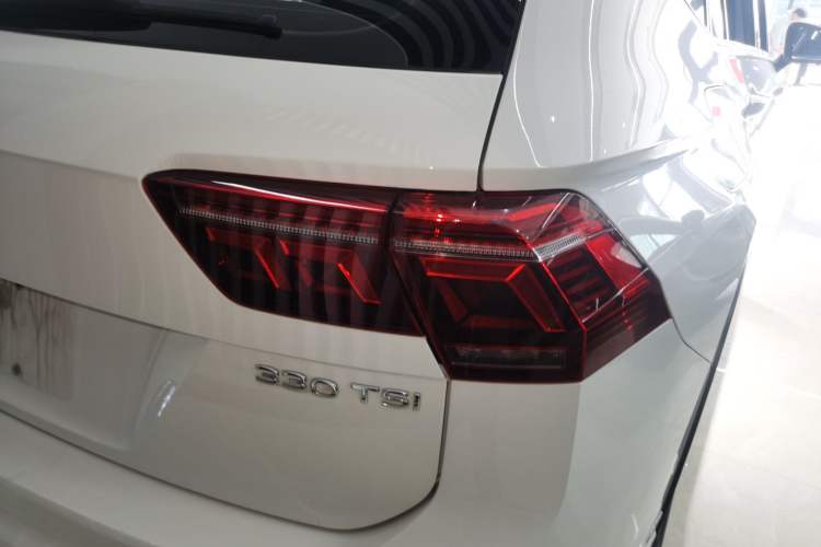 Used Volkswagen Tiguan L 2022 330TSI Automatic Two-Wheel Drive R-Line Enhanced Edition Right Rear Taillight