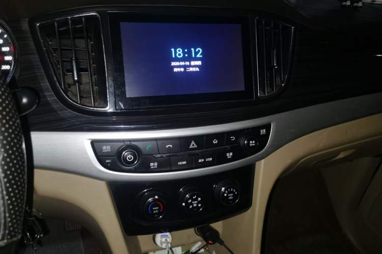 Used Baojun 730 2014 1.5L manual Comfort version 7 seats