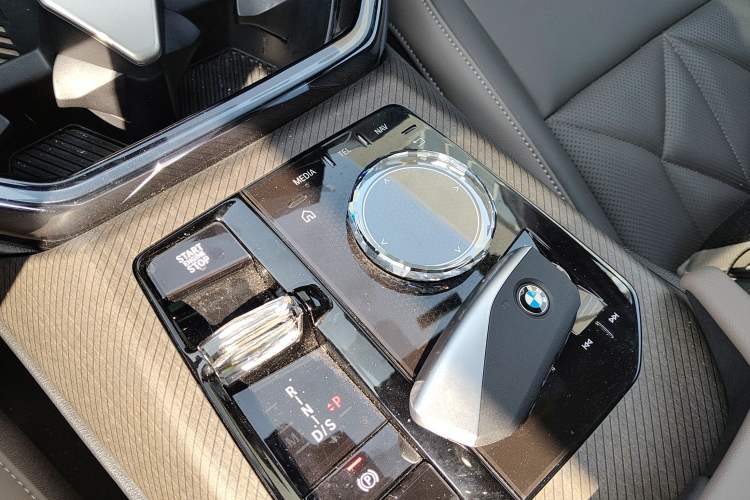 Used BMW X3 2025 xDrive30L Luxury Edition M Sport Package Gear Lever