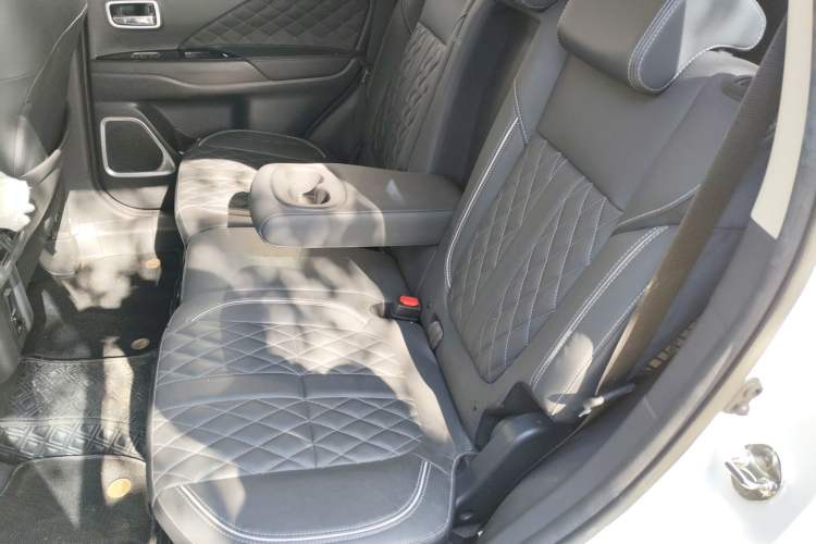 Used Mitsubishi Outlander 2021 2.4L 4x4 Zhi Xiang Edition 7 Seats