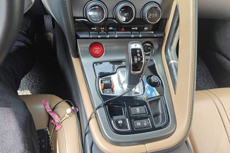 Used Jaguar F-TYPE 2015 3.0 SC S Hardtop Version Gear Lever