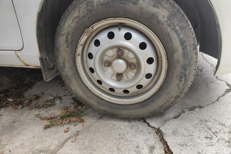 Used Wuling Rongguang V 2015 1.2L Practical Model
