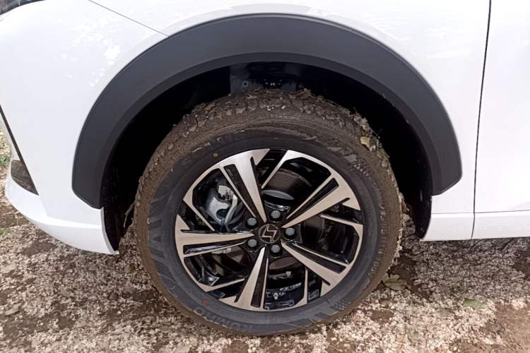 Used SOL QX 2021 300T DCT Prestige Smart Connectivity Version
