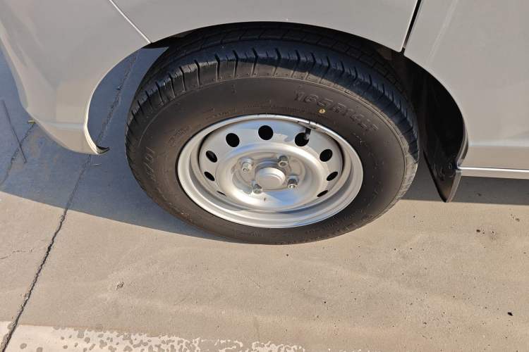 Used Wuling Rongguang S 2023 1.5L Basic Enclosed-Window Vehicle 2 Seats