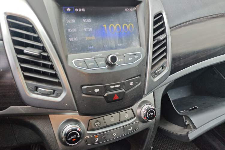 Used SsangYong Korando 2013 2.0L Gasoline Two-Wheel Drive Automatic Elite Edition