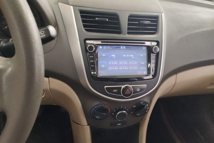 Used Hyundai Verna (older generation) 2013 Sedan 1.4L Automatic Standard GL Model Audio And AC Panel