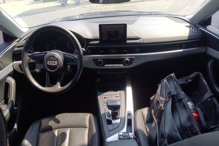 Used Audi A5 2017 Sportback 40 TFSI Fashion Model Center Console