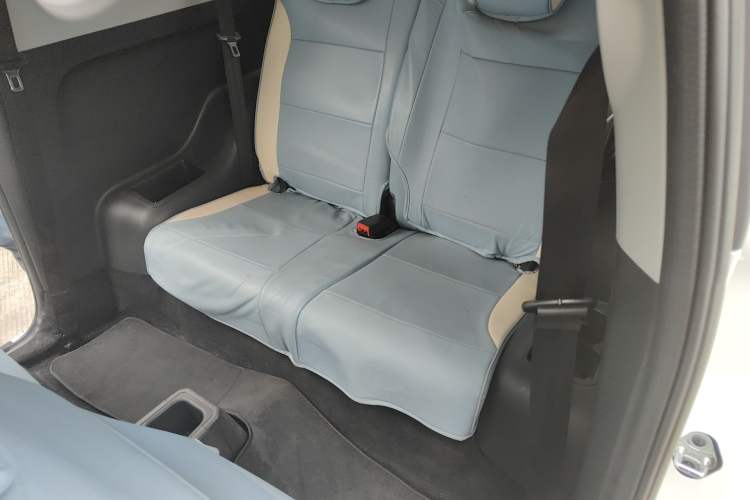 Used Chery QQ Little Ant 2022 Restyled Version Sweet Pink Edition Low-Sugar Version Lithium Iron Phosphate Battery 30.7 kWh 30 kW 301 km Left Rear Seat