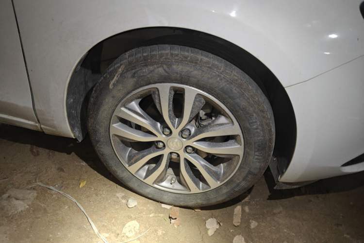 Used Buick GT 2019 18T Automatic Connected Elite Model China VI Standard Right Front Wheel Hub