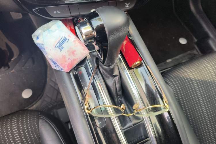 Used Honda Vezel 2015 1.8L CVT 2WD Elite Model