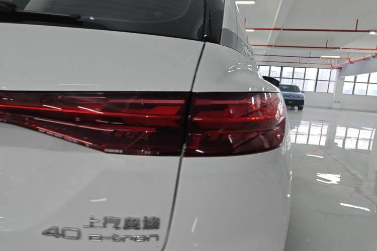 Used Audi Q5 e-tron 2023 40 e-tron Starry Edition Mecha Kit
