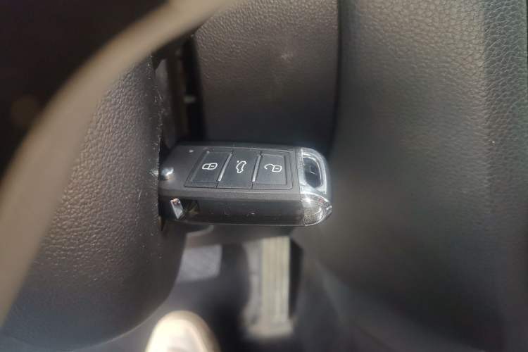 Used Volkswagen Sagitar 2015 1.6L Automatic Comfort Model Vehicle Key