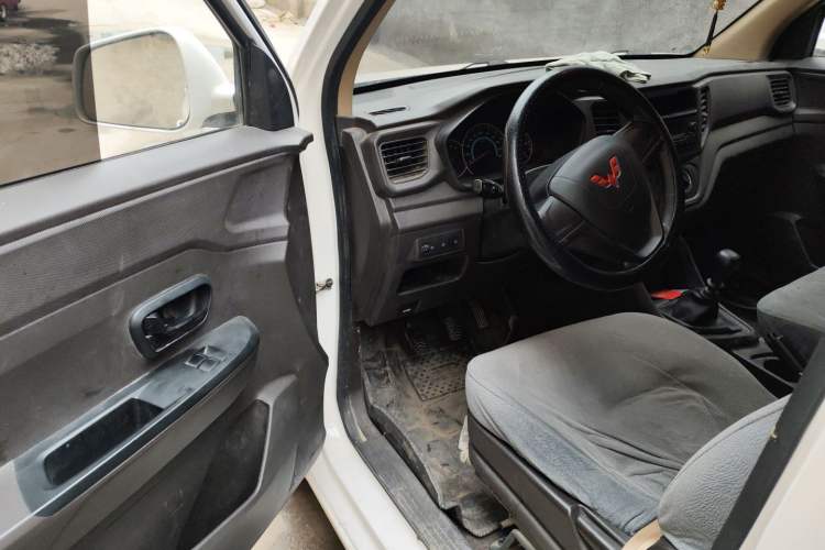 Used Wuling Hongguang V 2022 1.5L Enjoy Edition Hydraulic Power Steering LAR