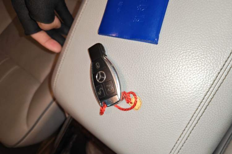 Used Mercedes-Benz R-Class 2010 R 350 L 4MATIC Vehicle Key