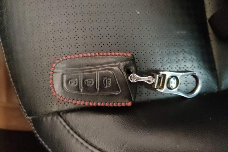 Used Hyundai Santa Fe Classic 2013 3.0L 4x4 Premium Edition 7-Seater Euro IV
