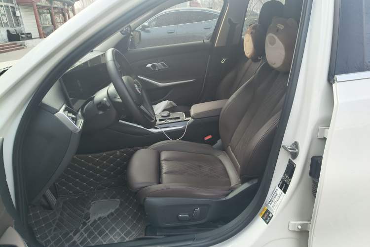 Used BMW i3 2024 eDrive 35 L
