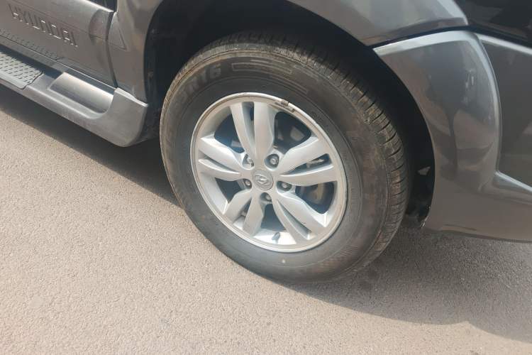 Used Hyundai Tucson 2009 2.0L Manual Two-Wheel Drive Fashion Edition
