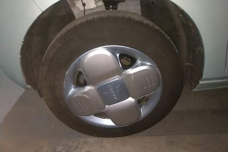 Used Geely Galaxy Panda 2024 Panda Mini 200km Endurance Bear Left Front Wheel Hub