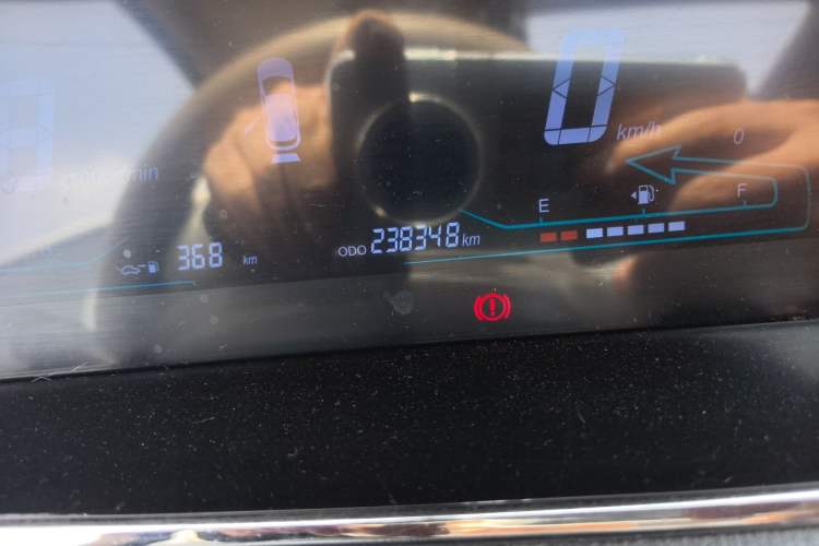 Used CHANGAN KAICHENG Oushang A600 2016 1.5L Manual Luxury 7-Seater Odometer Close Up