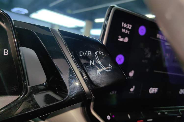 Used Volkswagen ID.4 CROZZ 2021 Long-Range Lite PRO Two-Wheel Drive Version Gear Lever