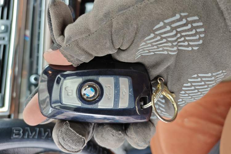 Used BMW 5 Series 2013 525Li Leading Model
