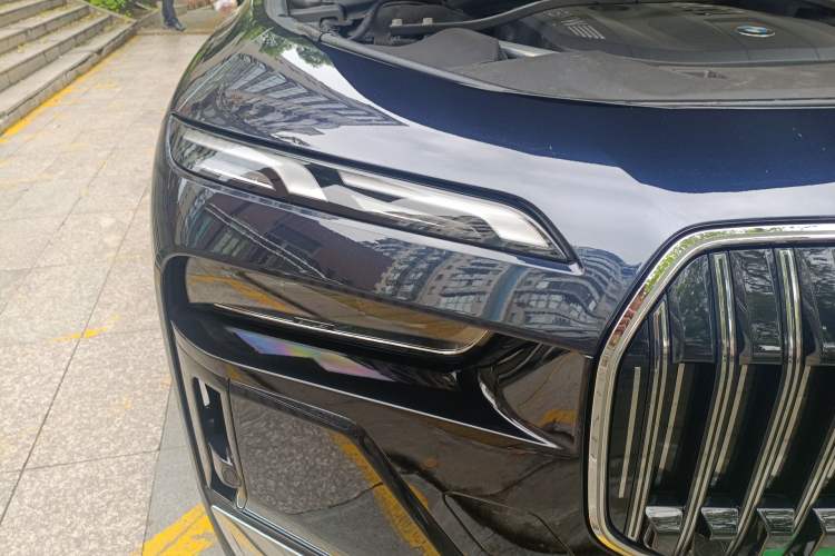 Used BMW 7 Series 2023 735Li M Sport Package Exterior 6
