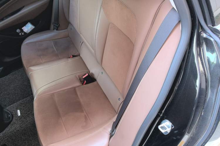 Used Buick Regal 2017 20T Luxury Model Left Rear Seat