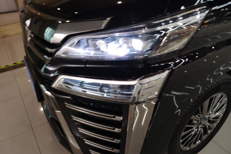 Used Toyota Vellfire 2021 Crown Dual-Engine 2.5L HV Prestige Edition
