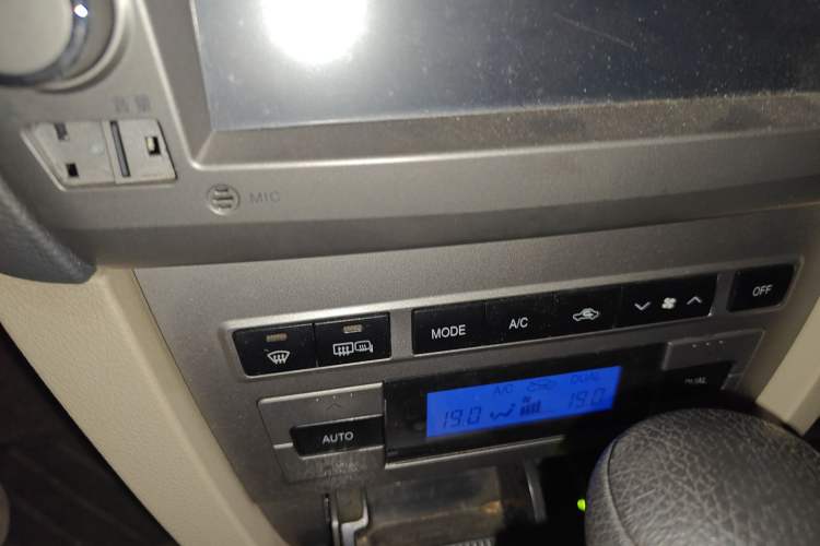 Used GAC Trumpchi GA5 2011 2.0L Automatic Elite Edition
