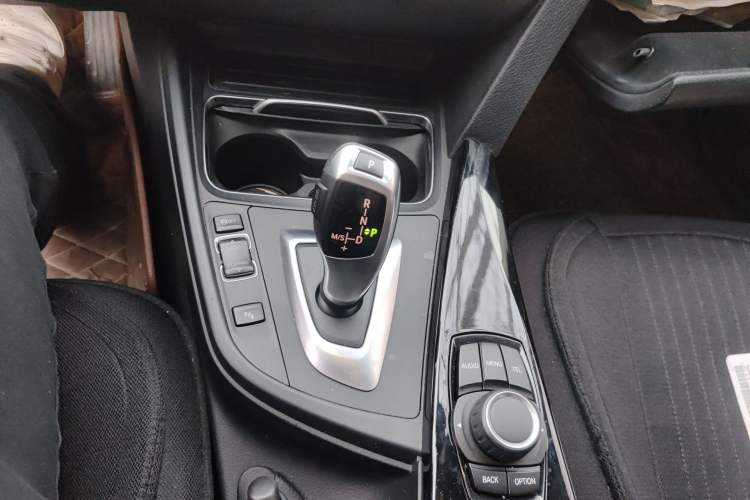 Used BMW 3 Series 2017 320Li Fashion Model Gear Lever