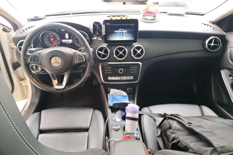 Used Mercedes-Benz GLA 2017 GLA 200 Sport Edition Center Console