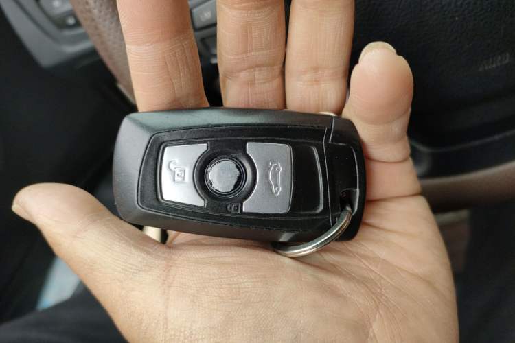 Used BMW 3 Series 2013 320i Sport Edition Vehicle Key