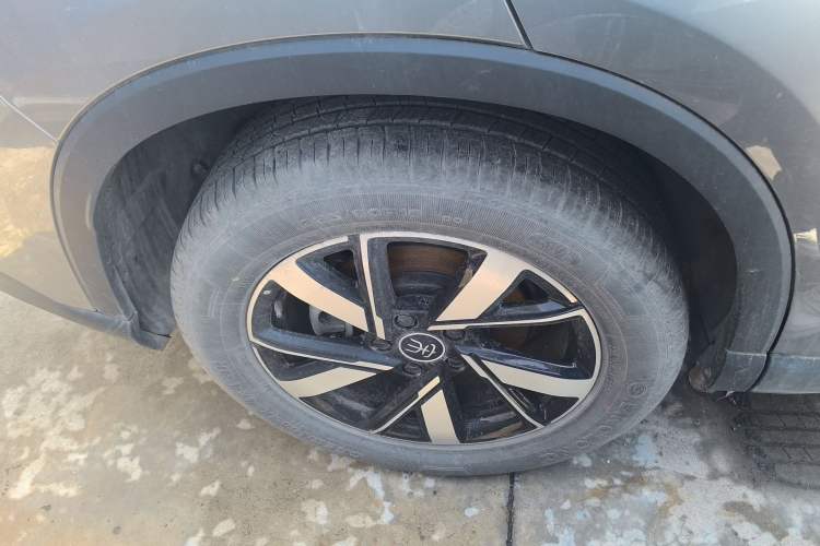 Used BYD Song Pro New Energy 2024 HONOR Edition DM-i 71KM Leading Model Right Rear Wheel Hub