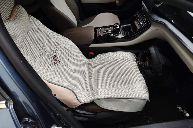 Used BYD Qin PLUS 2024 HONOR Edition DM-i 55KM Leading Model Right Front Seat