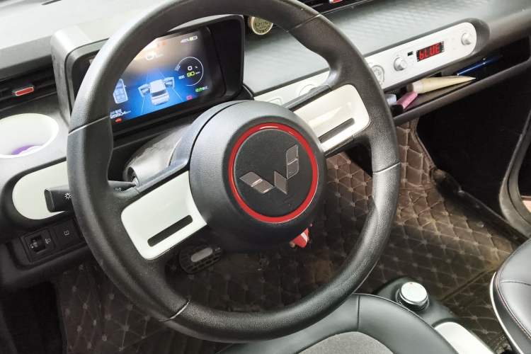 Used Wuling Hongguang MINIEV 2022 GAMEBOY 200km Gaming Edition with Lithium Iron Phosphate
