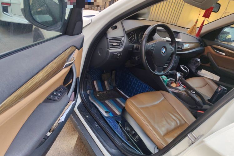 Used BMW X1 2012 xDrive20i Luxury Model Driver Seat