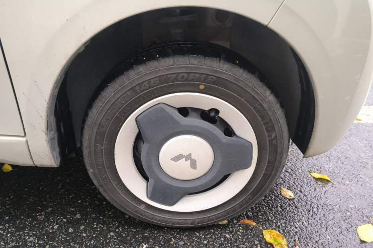 Used Wuling Hongguang MINIEV 2024 3rd Generation 215km Youth Edition Right Front Wheel Hub