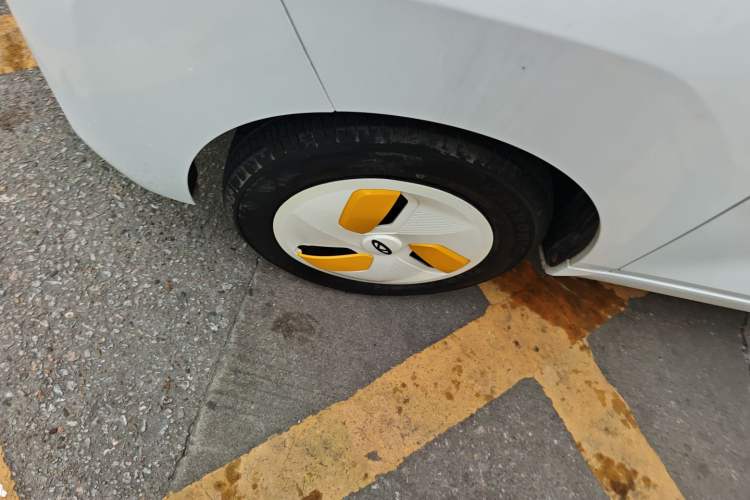 Used Chery QQ Ice Cream 2022 170km Sundae Phosphate Lithium-Ion
