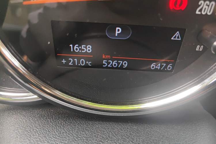 Used MINI 2016 1.5T COOPER Odometer Close Up