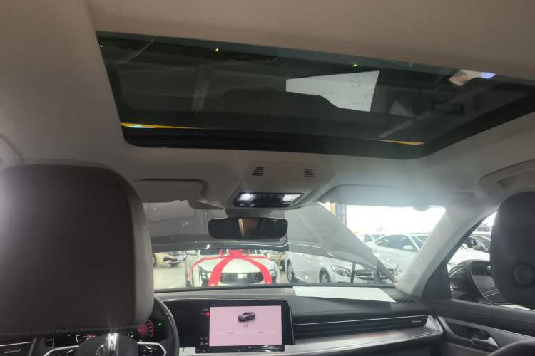 Used Volkswagen Tavendor 2024 380TSI All-Wheel-Drive R-Line Cruise Premium Edition Headliner