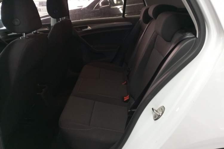 Used Volkswagen Golf 2016 1.6L Automatic Fashion Model