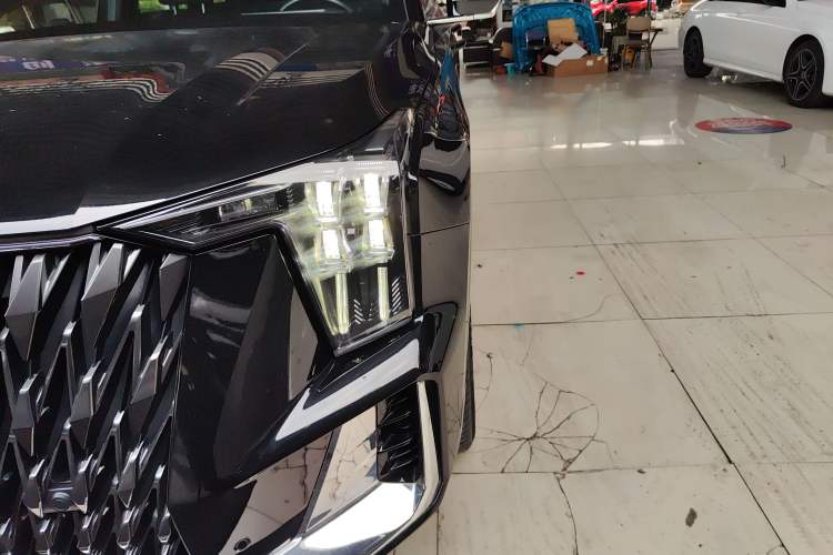 Used GAC Trumpchi GS8 2022 Dual-Engine Series 2.0TM Two-Wheel Drive Prestige Edition (7 Seats)
