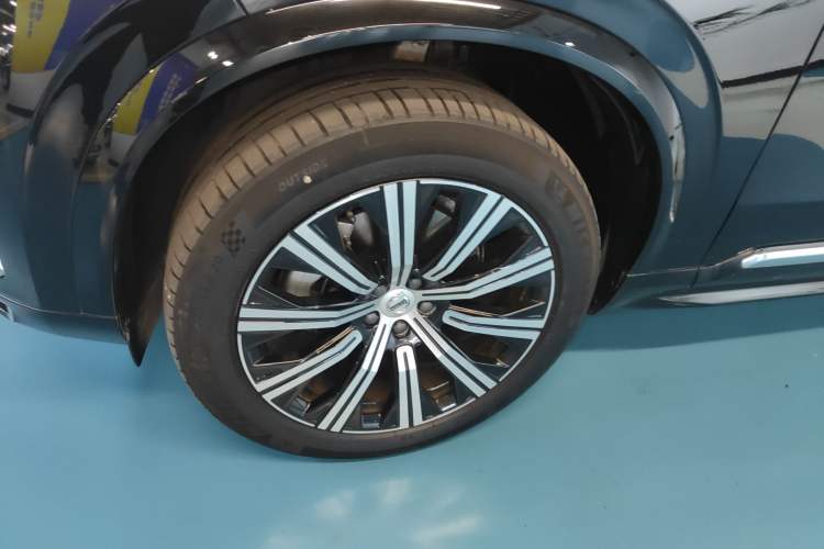 Used Volvo XC90 2023 B6 Zhiyi Luxury Edition 7-Seater