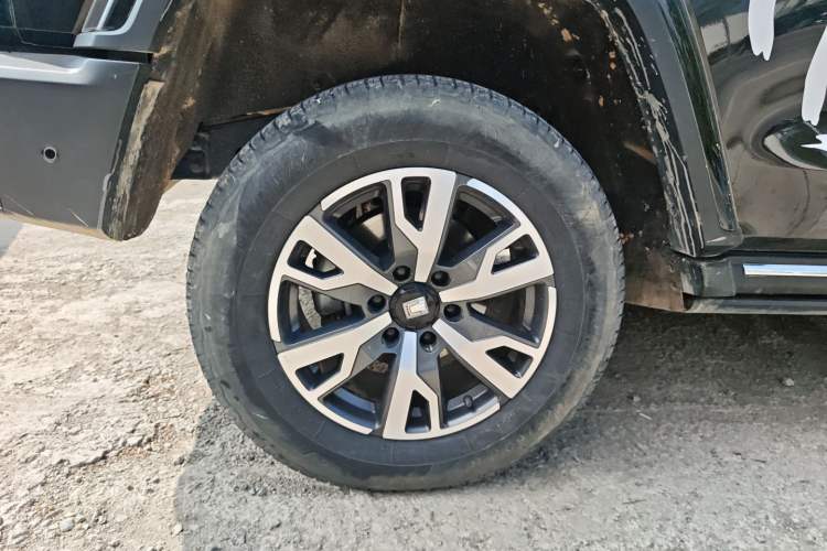 Used Tank 300 2023 City Edition 2.0T—Stylish as Ever Right Rear Wheel Hub