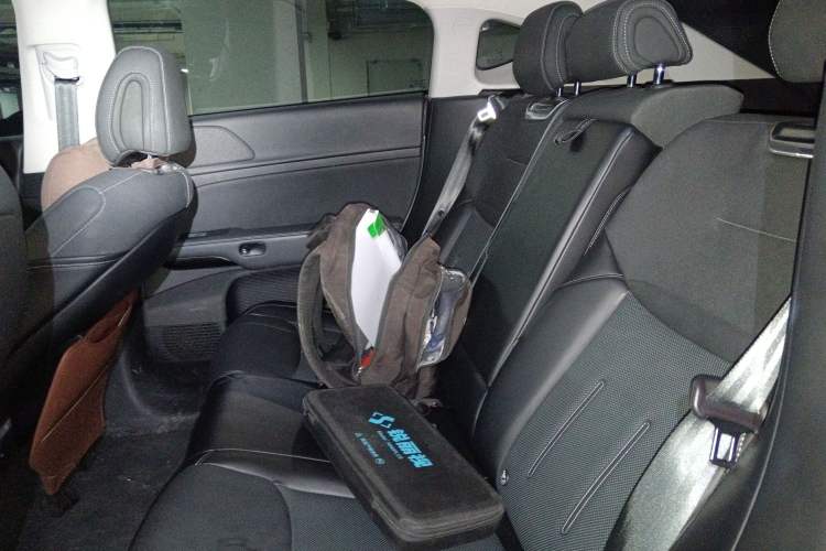 Used XPeng G6 2023 580 Long-Range Max Left Rear Seat